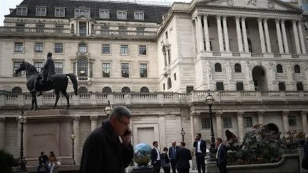البنوك متعثرة عن سداد الديون والذهب غير متوافر، جنرال سابق يتوقع انهيار بريطانيا وأمريكا