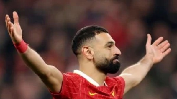 مطالب بوضع تمثال لمحمد صلاح في ملعب الإنفليد