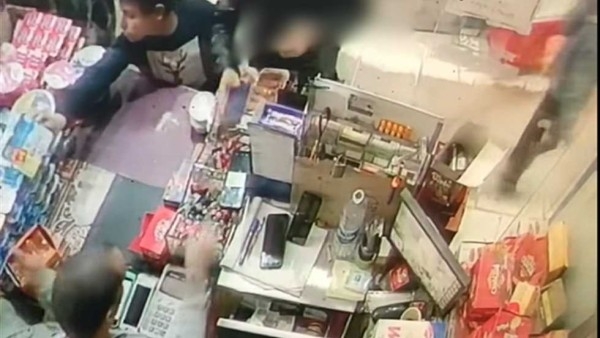 مجهولان يستوليان على 4 ملايين جنيه.. سطو ونصب إلكتروني في يوم واحد بالجيزة