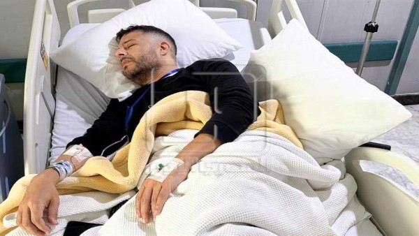 محمد حماقي يتعرض لأزمة صحية وينقل إلى المستشفى (خاص)