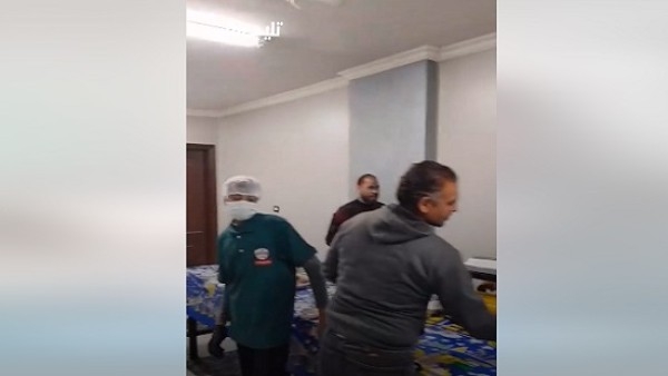 فيديو .. مواطن قبطى ينظم مائدة إفطار طوال شهر رمضان .. يقدم 2000 وجبة يوميا للصائمين