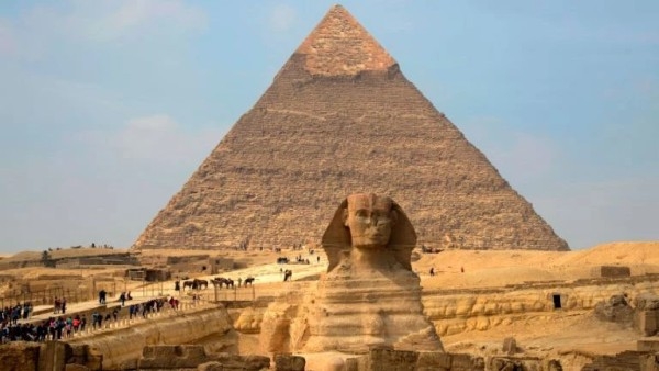 هل هناك مدينة مخفية أسفل أهرامات الجيزة؟.. كبير الأثريين يكشف الحقيقة