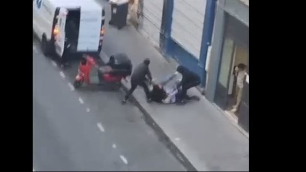 مقطع مرعب فى قلب باريس ..محاولة اختطاف ابنة مدير شركة عملات مشفرة وطفلها في وضح النهار (فيديو)