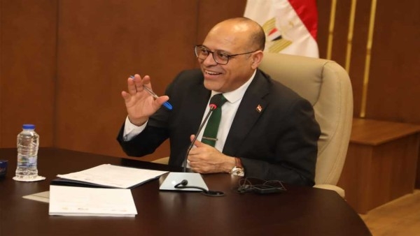 «رفض تعويضه بـ4500 ريال».. العمل ترد على فيديو العامل المصري بالسعودية