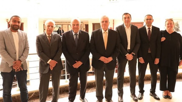 وزير التعليم العالي يستقبل الجراح المصري العالمي د.مجدي يعقوب ويثمن الشراكة العلمية بين جامعة أسوان ومؤسسته