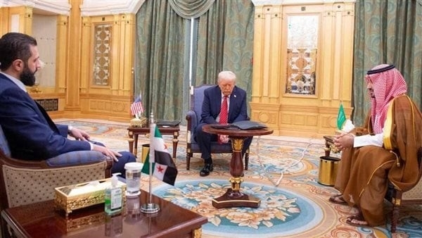 اللقاء الأول استمر 33 دقيقة، كواليس اجتماع ترامب مع الشرع فى الرياض (صور وفيديو)
