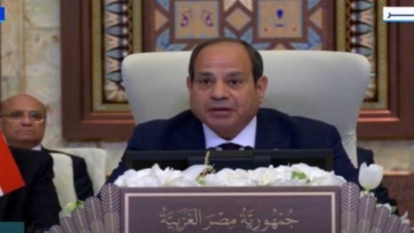احتفاء مصري واسع على مواقع التواصل بموقف الرئيس السيسي في القمة العربية ببغداد