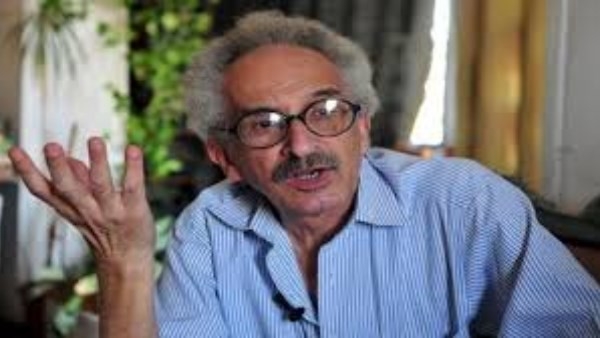 ممكن تنقلوه للمستشفى؟.. الدكتور خالد منتصر يناشد المسؤولين لعلاج الروائي صنع الله إبراهيم