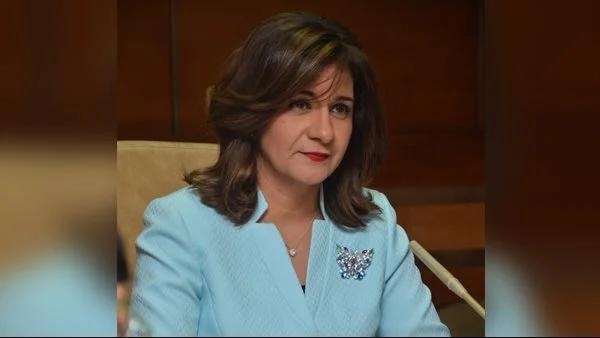 نبيلة مكرم: الإسكندرية شكلت هويتى.. ووالدتى أنقذتنى من الانكسار بعد فقد والدى