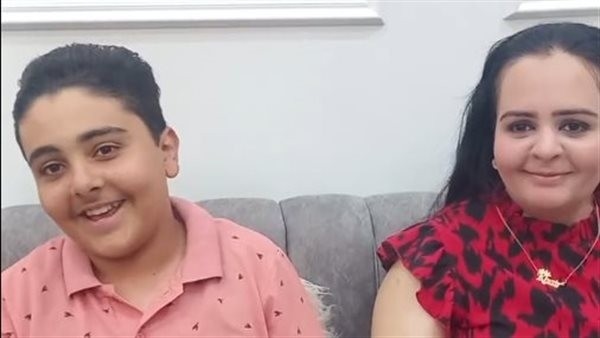 جوني الأول على الشهادة الإعدادية بأسيوط: حلمي أكون دكتور زي بابا وماما