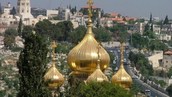 بطاركة ورؤساء كنائس القدس يدينون الهجوم الإرهابي على كنيسة مار إلياس ويطالبون بالعدالة والحماية الدينية