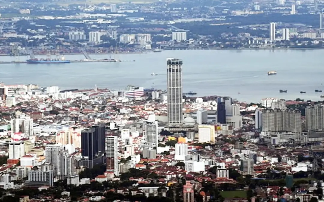Rights lawyer slams Penang's ‘racist' housing discount