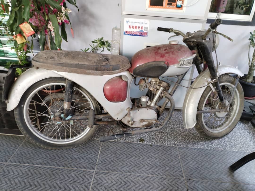 Antique sellers call for end to cash deals