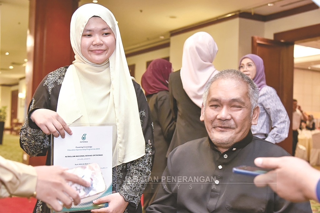 Top Petronas scholars share tips