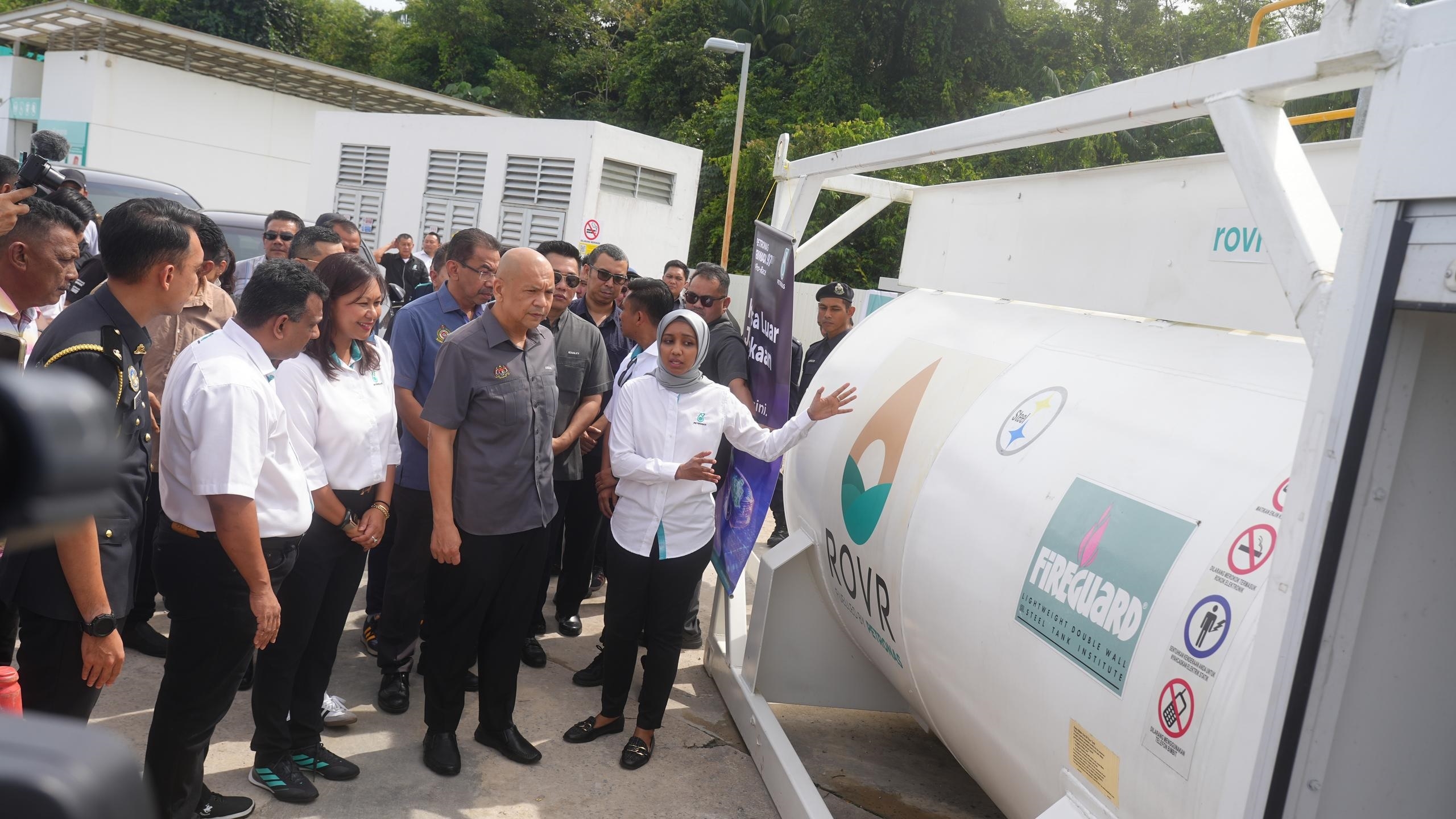 RON97 for Bruneian drivers at Kimanis Petronas station