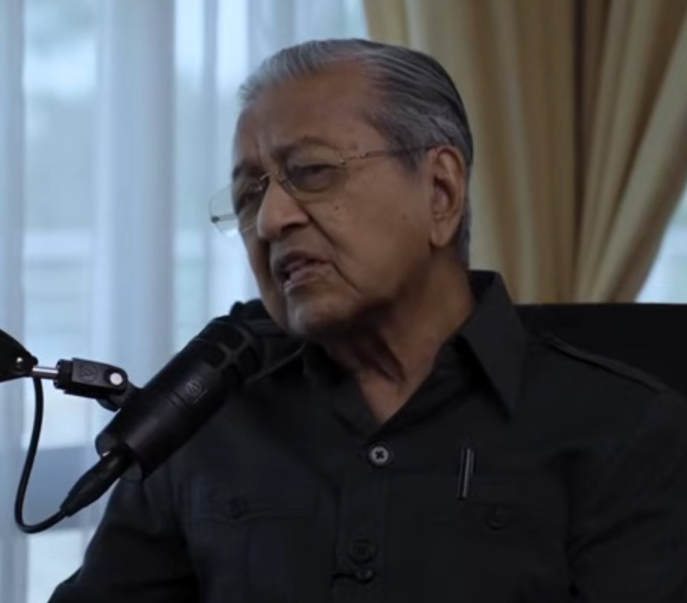 Mahathir: Law change needed for Petronas-Petros deal