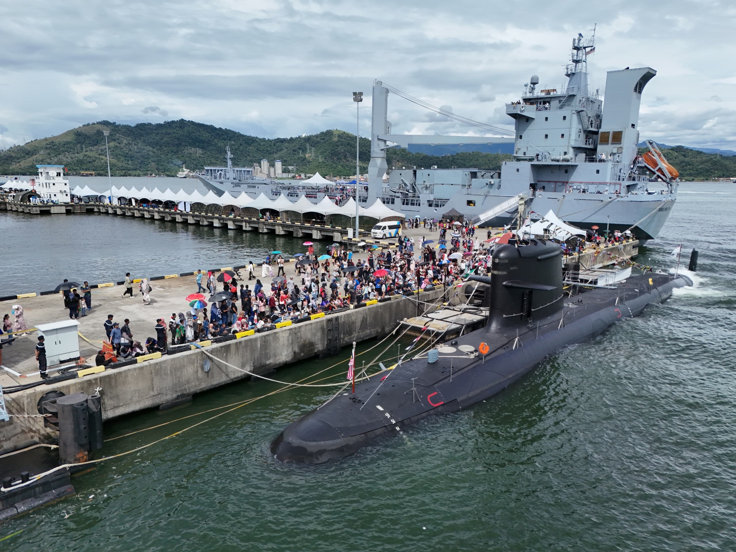 Rare behind-the-scenes public display of navy ops