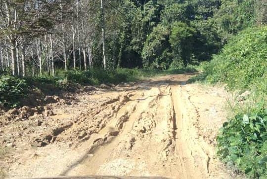 Sipitang folks bemoan unusable, dangerous road
