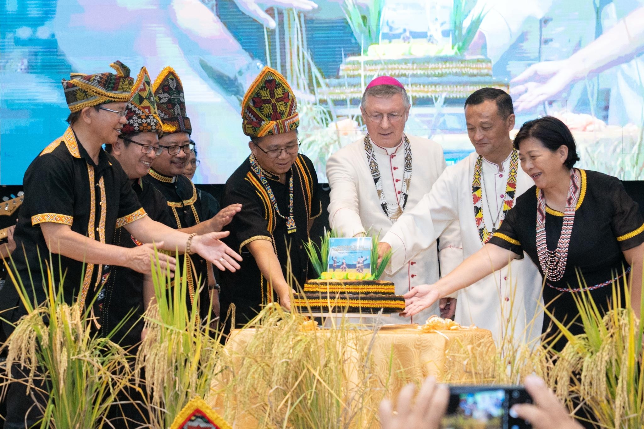 Apostolic Nuncio officiates KK Archdiocese's Kaamatan celebration