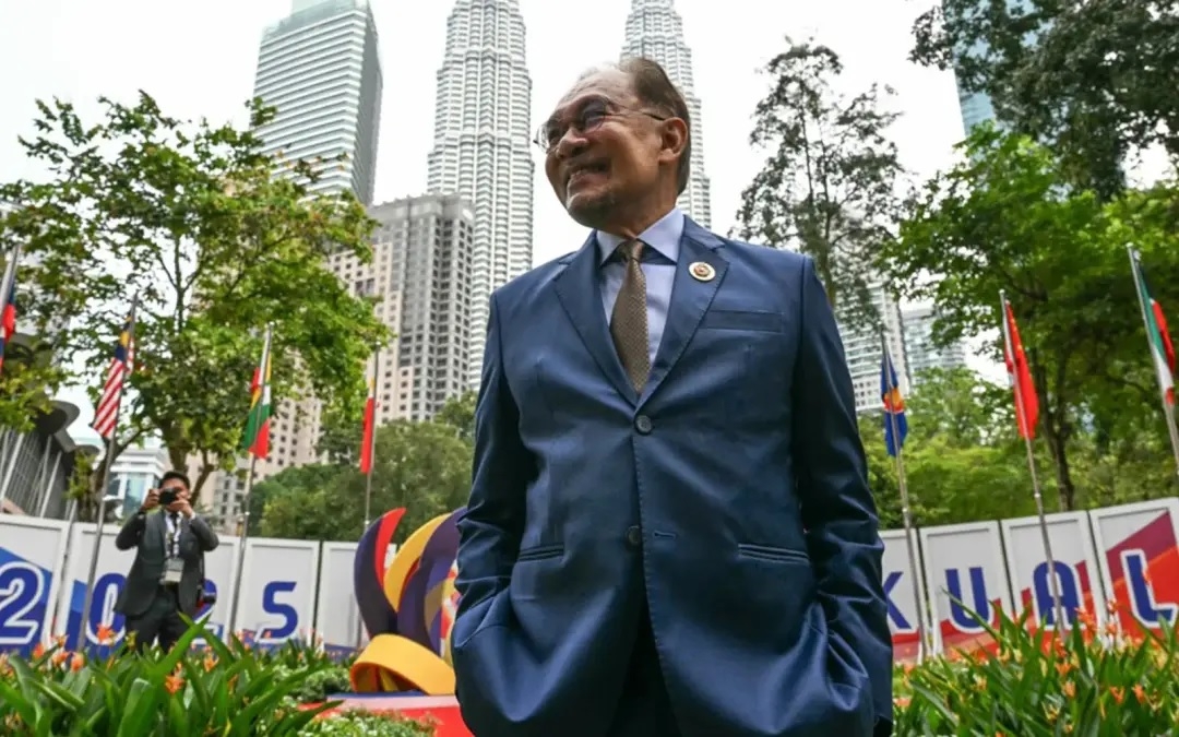 Anwar begins two-day working visit to Sabah tonight