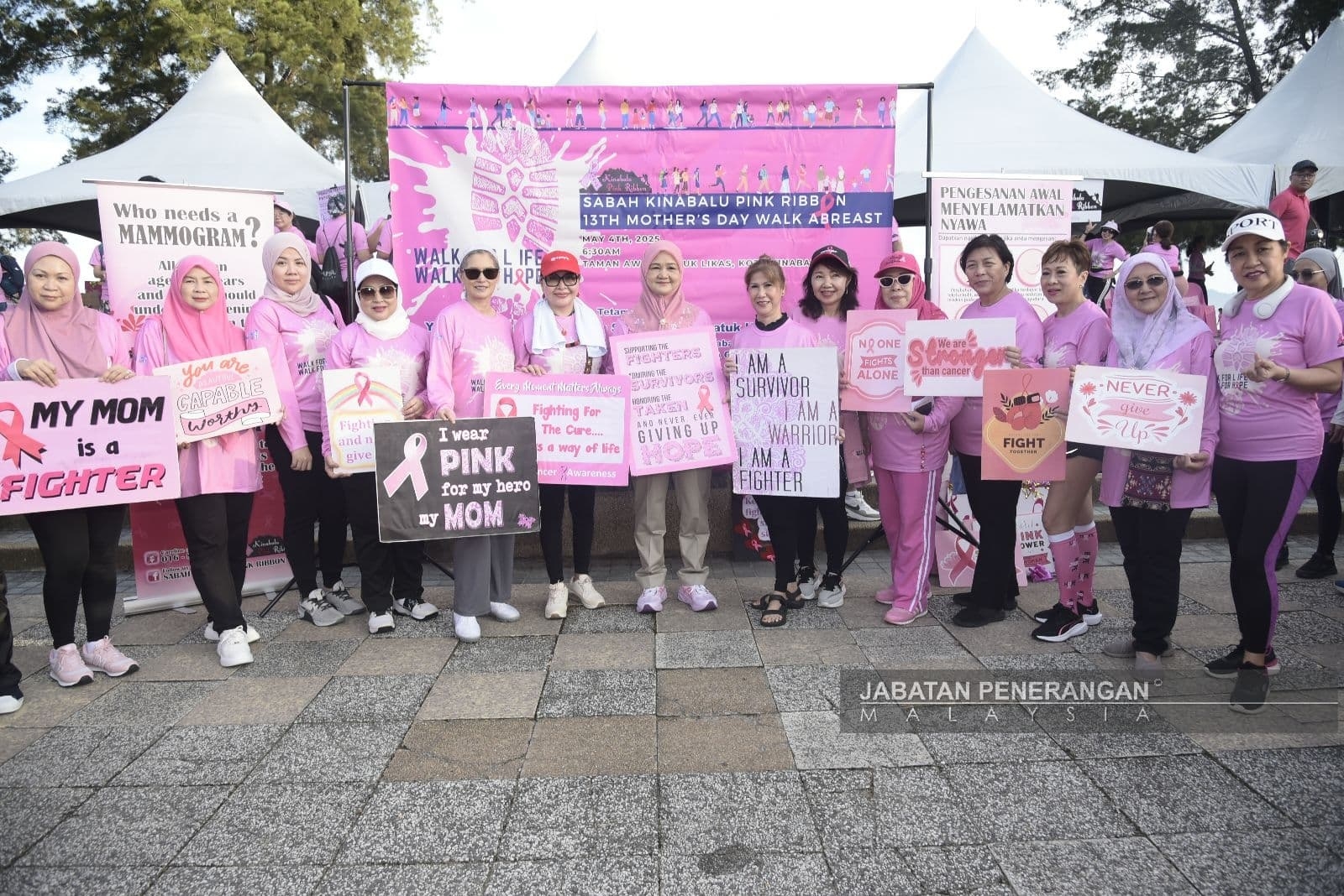 Over 800 take part in breast cancer awareness walk