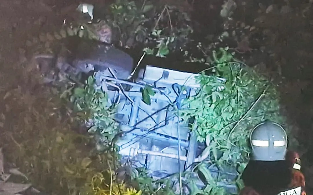 2 dead, one injured after 4WD plunges into ravine in Sabah