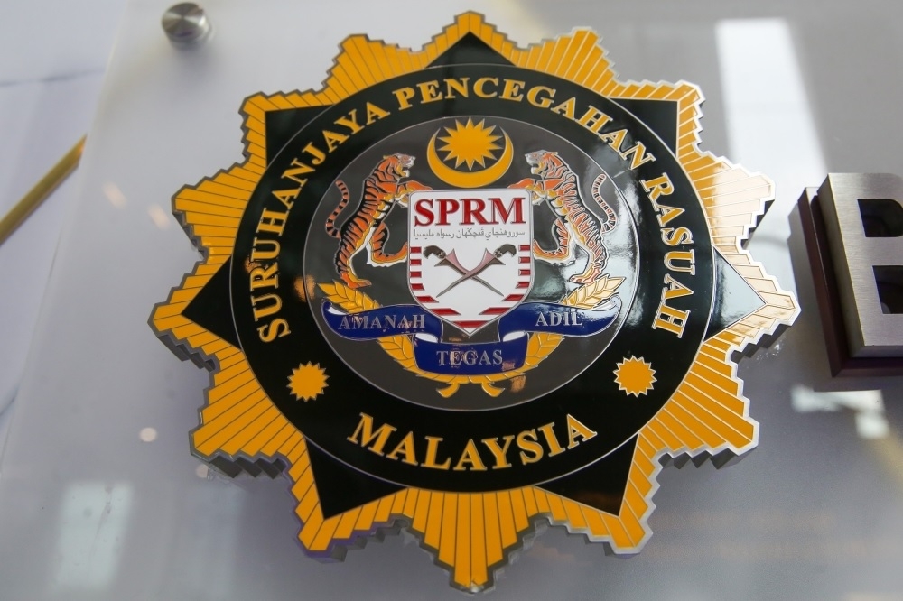 Two arrested by MACC over RM8.1 million fraud in machinery, waste disposal services