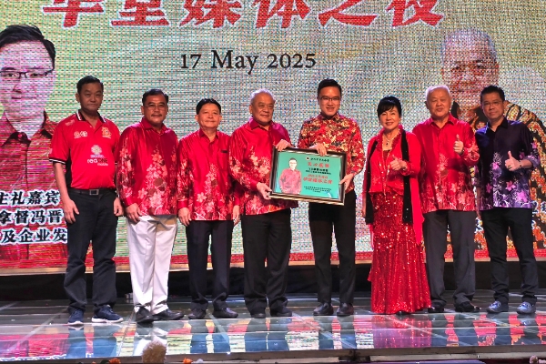 Phoong calls for calm ahead of polls