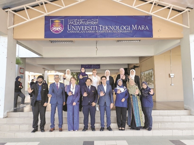 Digitech new avenues for graft, too: Azam