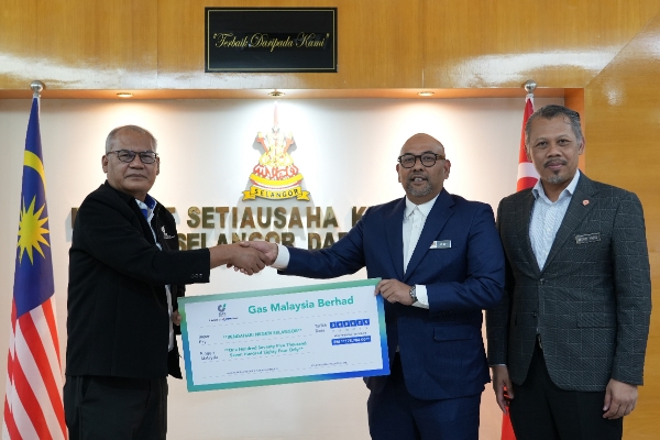 Gas Malaysia Contributes to Tabung Selangor Prihatin in Support of Putra Heights Fire Victims