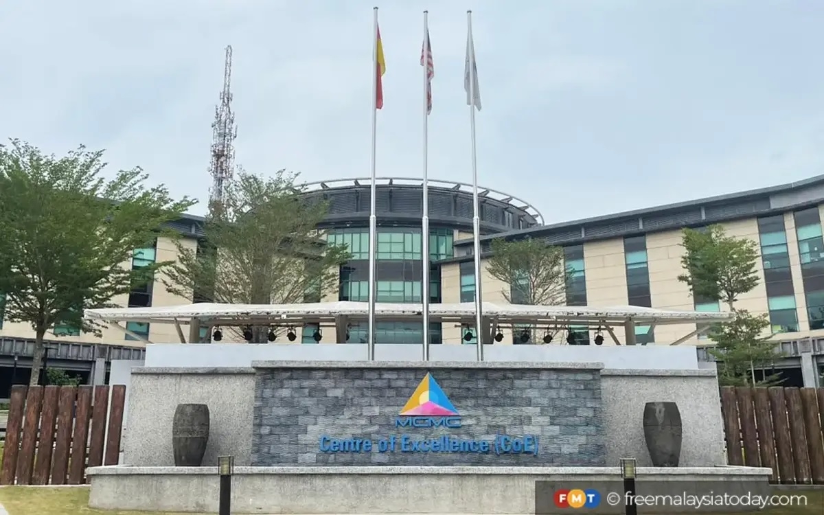 Wanita PKR urges action after FB group found sharing pics of children