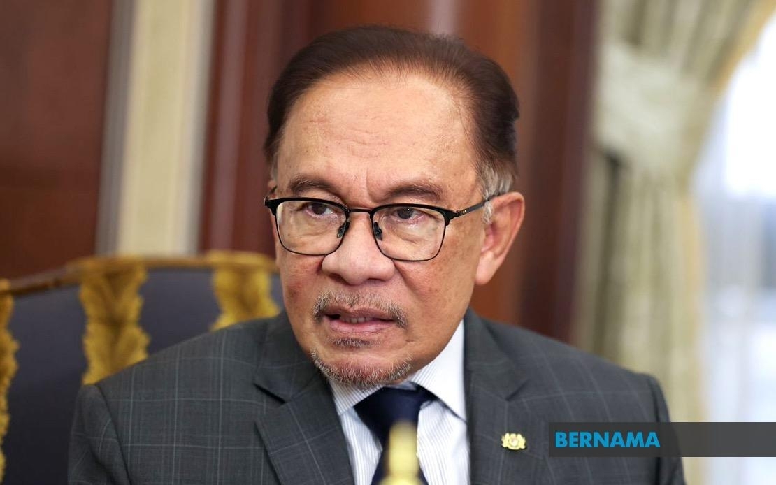 PM instructs police to look into travel ban on Fahmi Reza