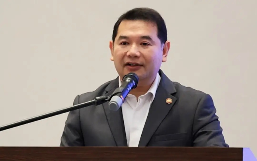 Rafizi sticks to his guns on Cabinet resignation