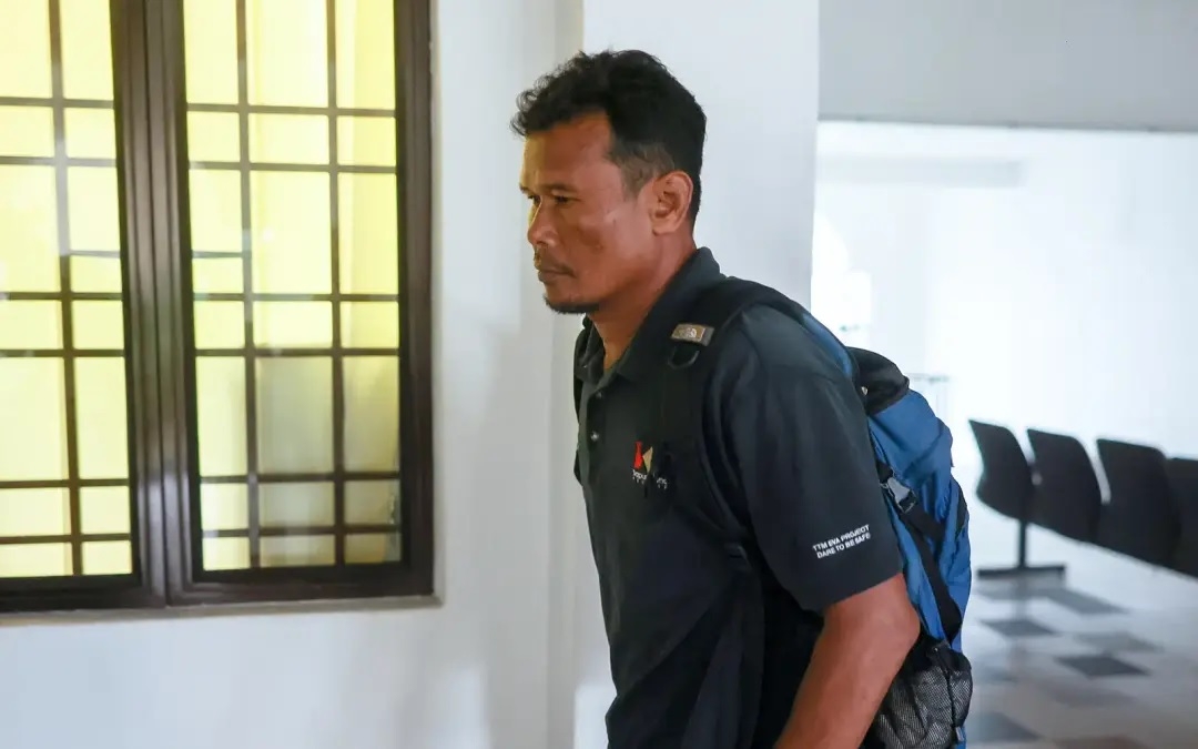 Man claims trial to making offensive FB comments on Nurul Izzah