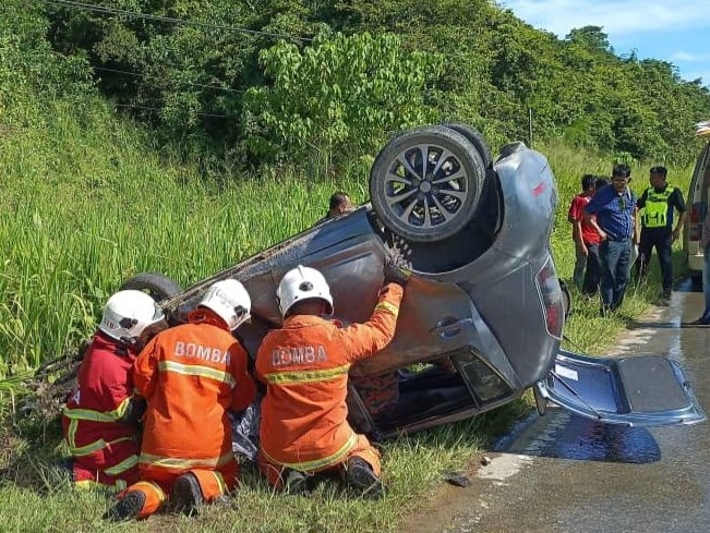 Morning crash in Matunggong injures five