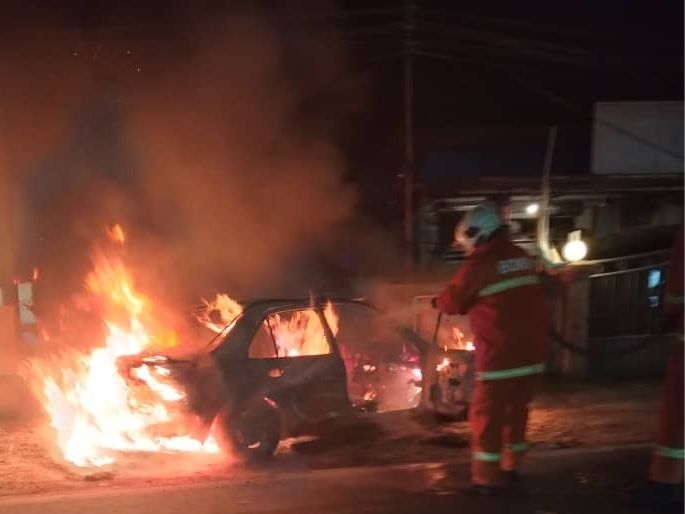 Proton Wira destroyed in Kinarut car fire
