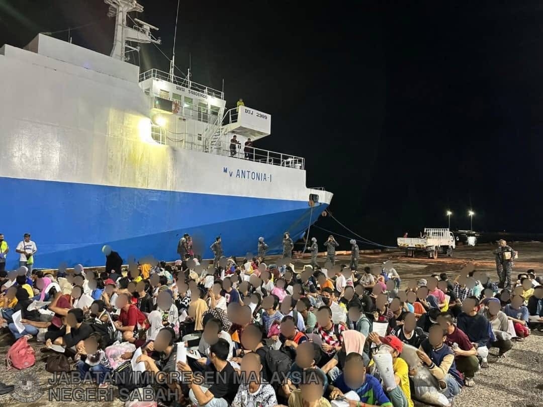 206 undocumented Filipinos deported from Sabah