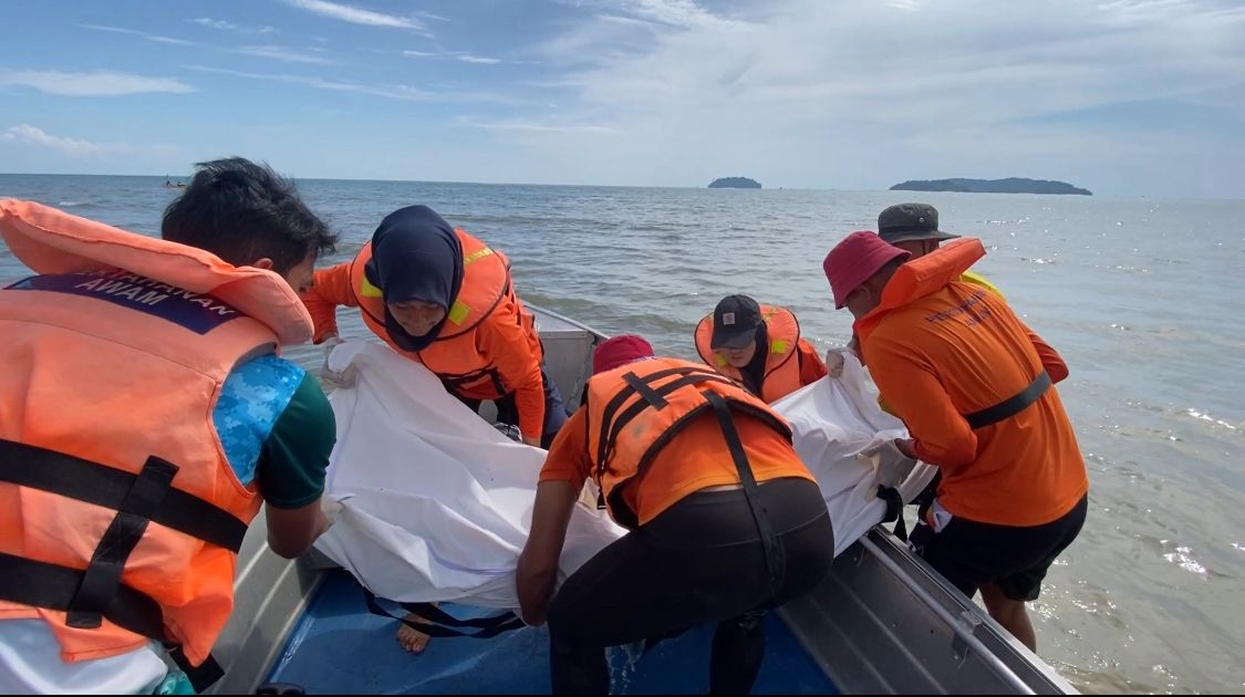 Man's body discovered off Tanjung Aru coast