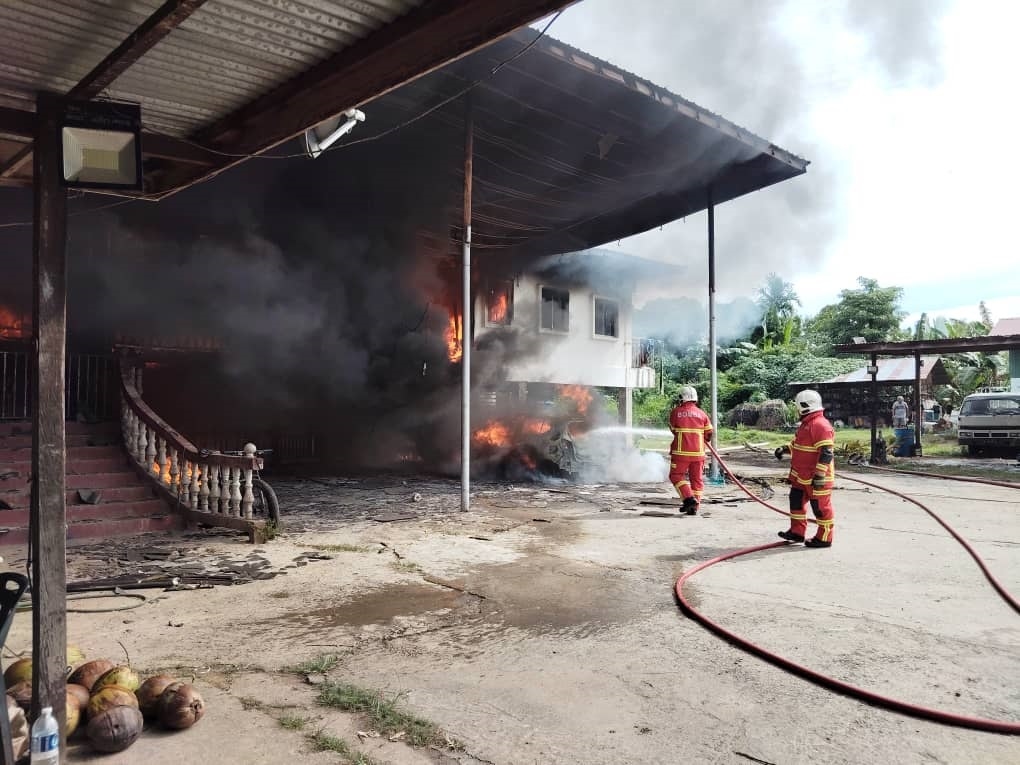 House razed in Kota Belud
