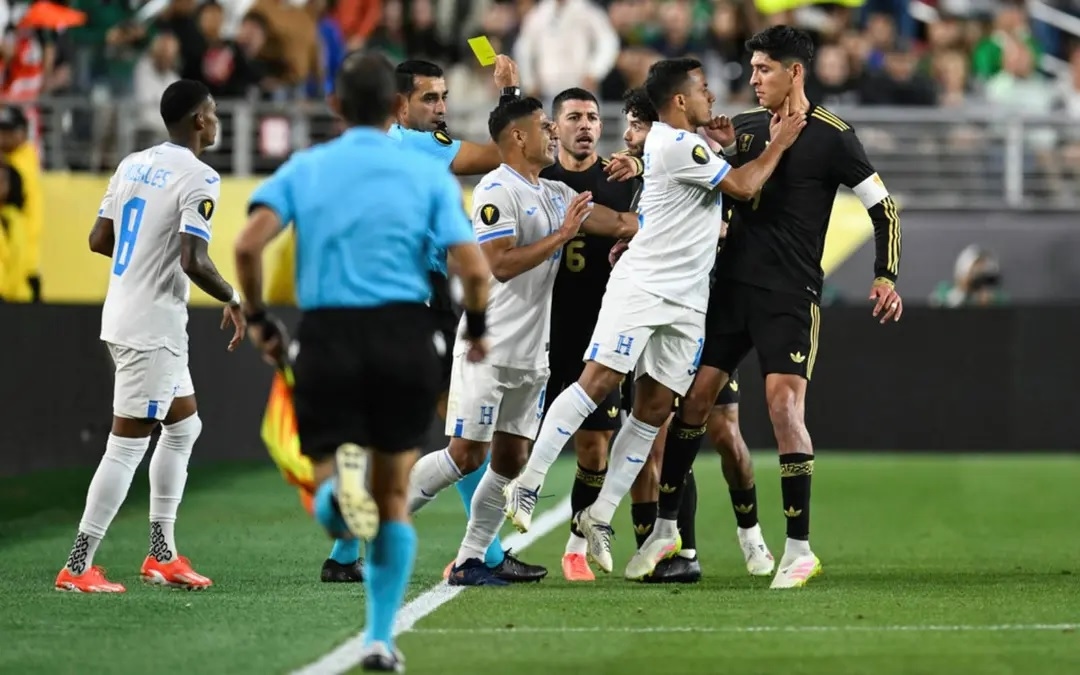 Mexico edge Honduras 1-0 to set up Gold Cup final showdown with US