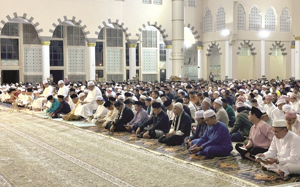 TYT leads thousands in prayer