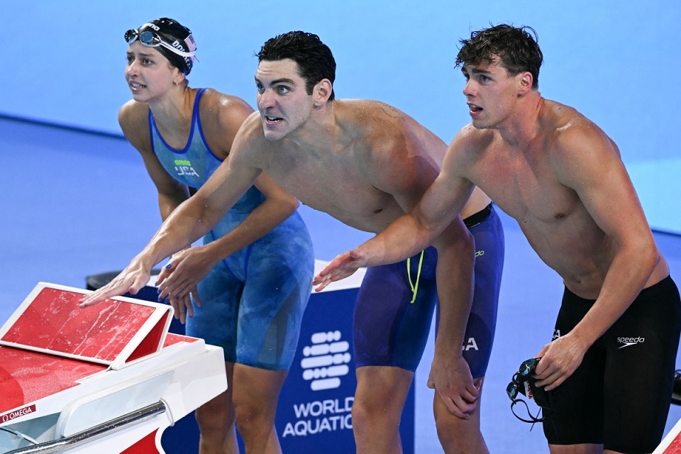 US break mixed 4x100m freestyle world record