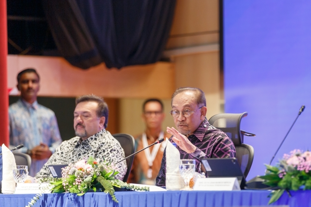 Prime Minister Anwar: Too soon to say if students should finish school at 16 to join workforce earlier
