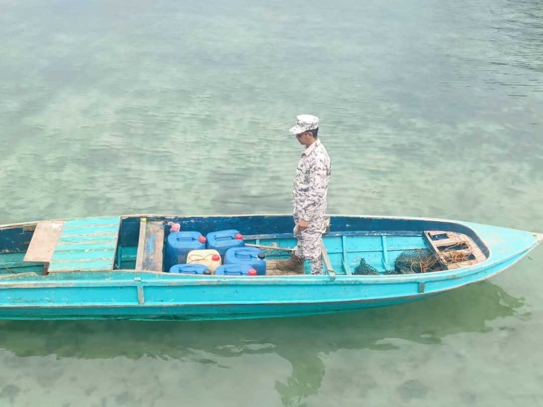 Petrol smugglers lose RM155,000