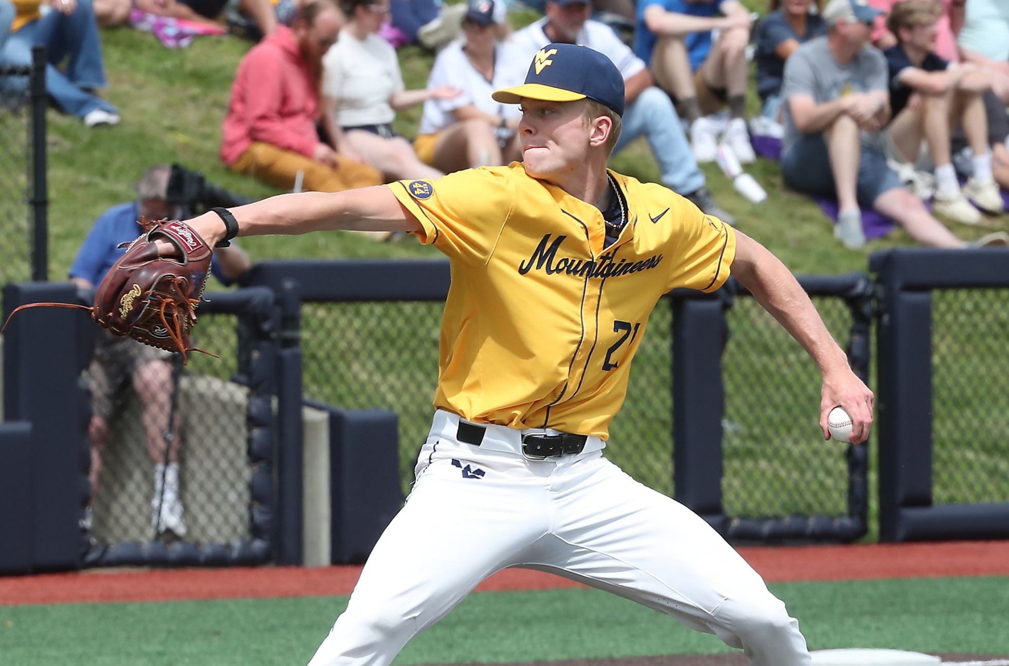 Kansas pulls off sweep of No. 17 WVU by throwing a second shutout in three games