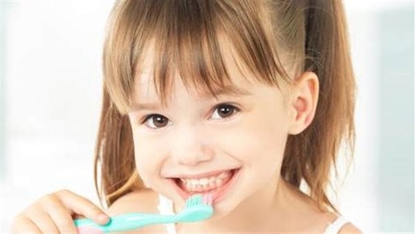 هل يجب تنظيف أسنانك بالفرشاة بعد تناول البرتقال؟