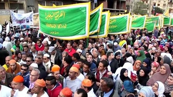 "آولياء الفيس بوك" يشعلون أزمة في الطرق الصوفية.. ما القصة؟