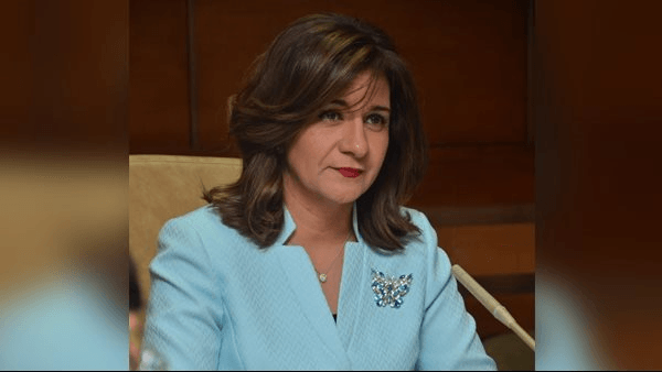 نبيلة مكرم: الإسكندرية شكلت هويتي.. ووالدتي أنقذتني من الانكسار بعد فقد والدي