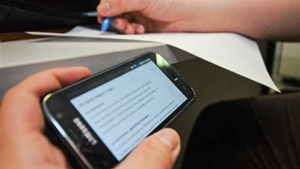 بائعو الوهم.. «الدستور» تكشف شبكات تسريب الامتحانات: تدار عبر الـ«واتس آب».. وتخدع الضحايا بأسئلة غير حقيقية