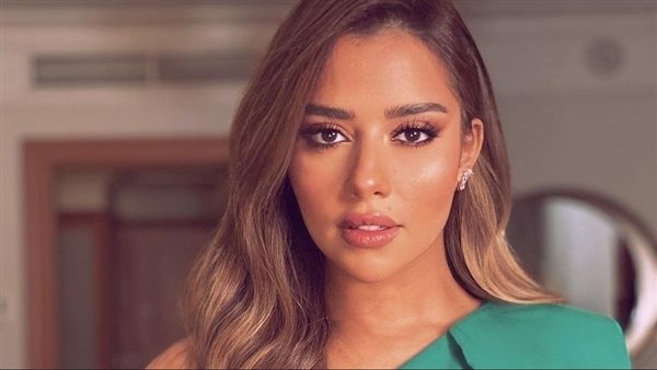 بلقيس فتحي تطرح فستان زفافها في مزاد خيري وتكشف عن مشاريعها الفنية